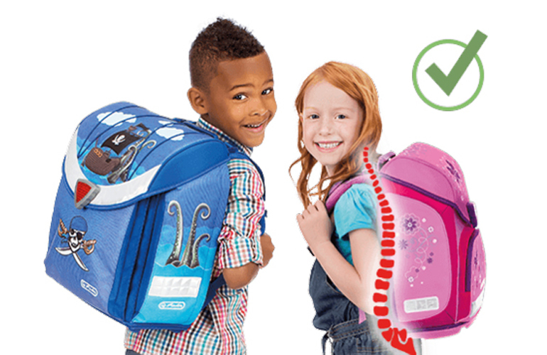 Chuẩn bị balo, cặp sách đến trường